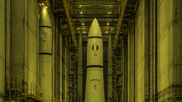 Armes nucléaires américaines et françaises en Europe - Sputnik Afrique