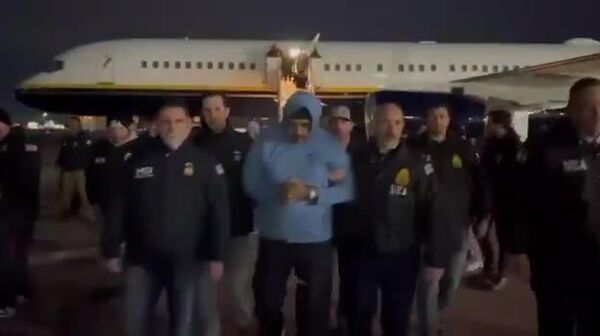 L’enlèvement de Maduro par les États-Unis est un acte qui dépasse toutes les limites politiques imaginables, selon un expert vénézuélien - Sputnik Afrique