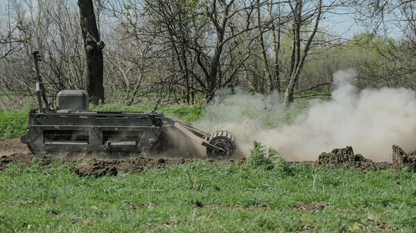 The Kurier ground robotic complex (GRTC) of the Dnepr force group is carrying out mine clearance tasks in the Zaporozhye region of the special military operation. - Sputnik Africa