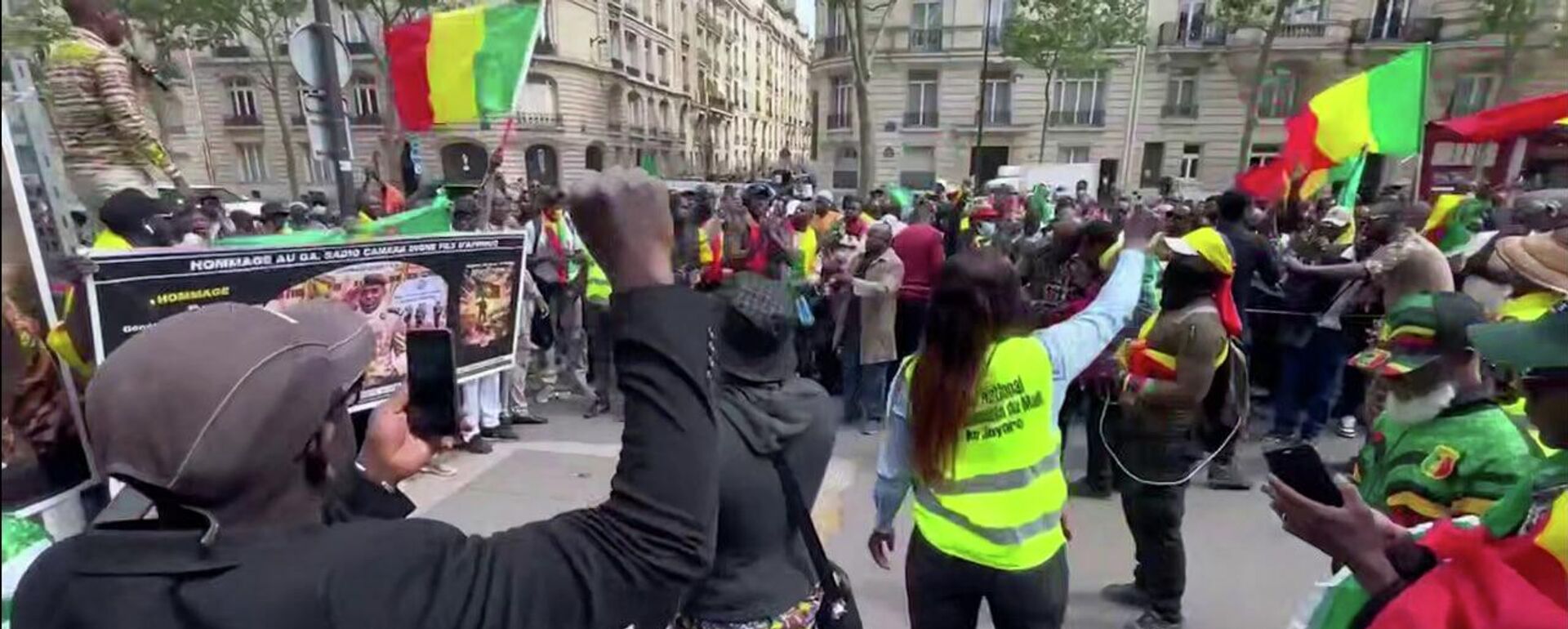 'Act of Barbaric Ignobility': Gathering in Paris Supports Mali - Sputnik Africa, 1920, 02.05.2026
