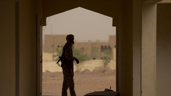 Un rebelle du Mouvement national de libération de l'Azawad à Kidal, au Mali, le 26 juillet 2013 - Sputnik Afrique