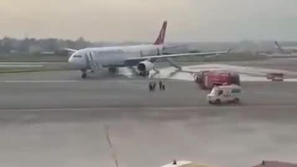 Passengers on Turkish Airlines Flight Evacuated via Slides at Kathmandu Airport in Nepal - Sputnik Africa