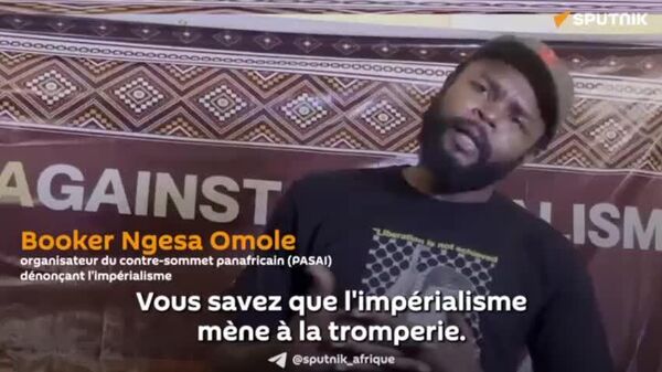 Quand ils parlent de coopération, ils veulent dire répression: un panafricaniste condamne l'arrivée de Macron en Afrique - Sputnik Afrique