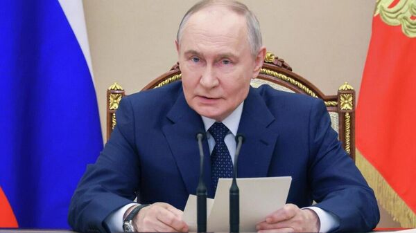 La Russie continuera de développer des missiles capables de déjouer toutes les défenses - Poutine - Sputnik Afrique