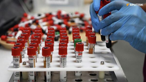 Les États-Unis enquêtent sur leurs laboratoires biologiques, y compris en Ukraine - Sputnik Afrique