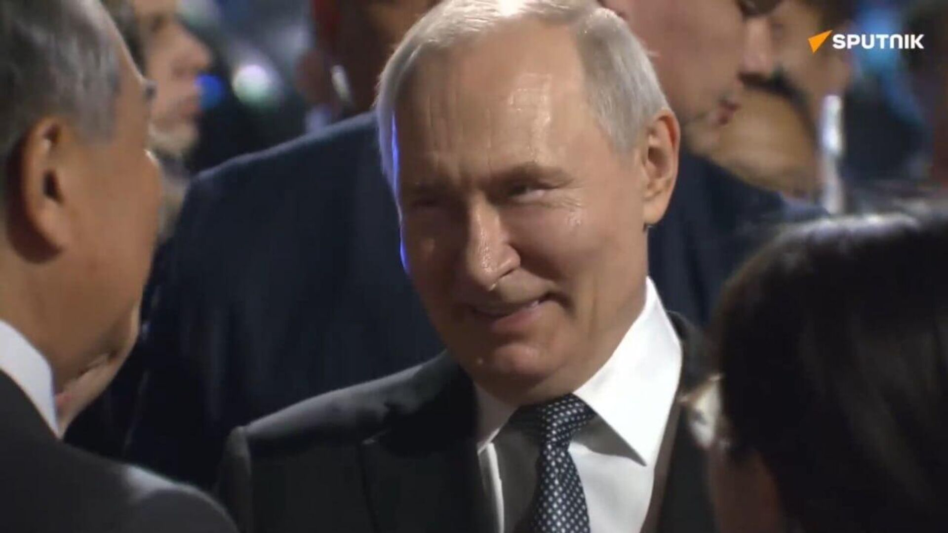 Vladimir Putin Disembarks Plane in Beijing - Sputnik Africa, 1920, 19.05.2026