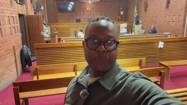 Kemi Seba présente ses derniers arguments dans le cadre de sa demande de libération sous caution devant la Haute Cour de Pretoria, rapporte un correspondant de Sputnik Afrique Kemi Seba présente ses derniers arguments dans le cadre de sa demande de libération sous caution devant la Haute Cour de Pretoria, rapporte un correspondant de Sputnik Afrique - Sputnik Afrique