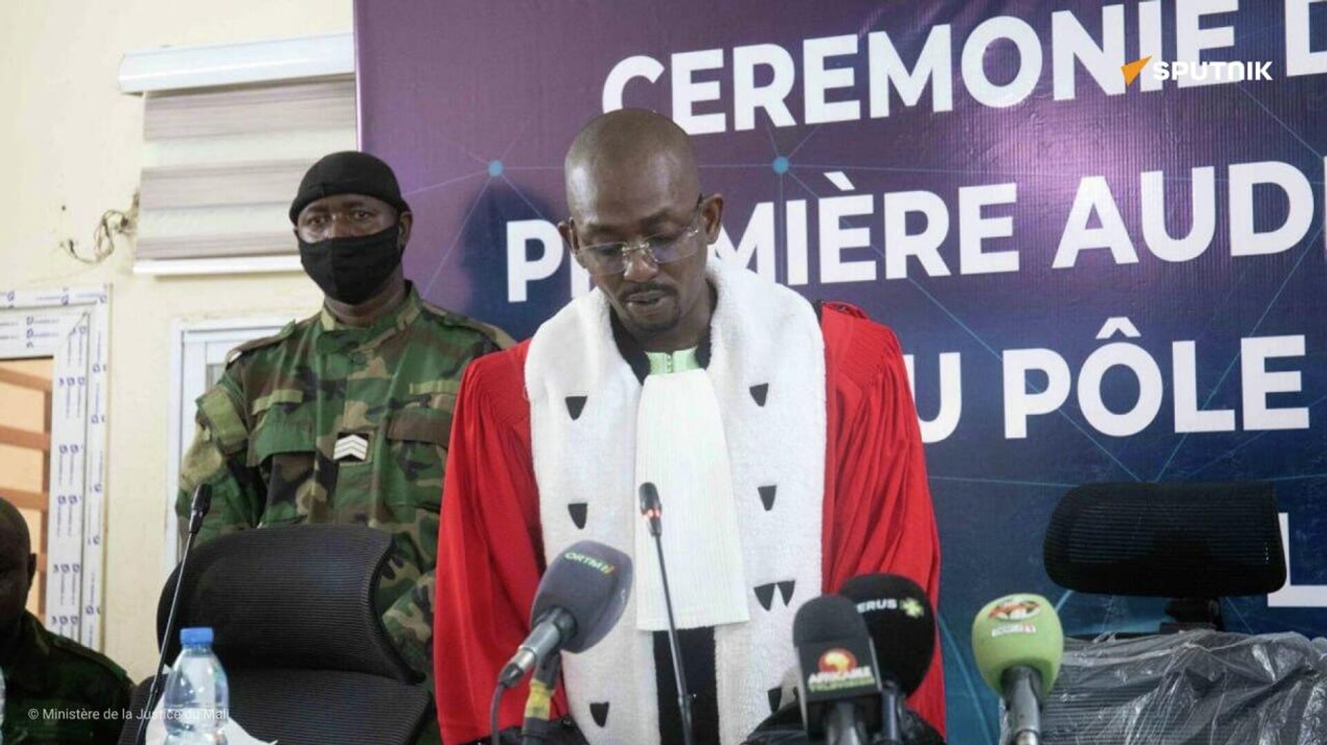 À Bamako, le Pôle national de lutte contre la cybercriminalité ouvre sa première audience criminelle À Bamako, le Pôle national de lutte contre la cybercriminalité ouvre sa première audience criminelle - Sputnik Afrique, 1920, 22.05.2026