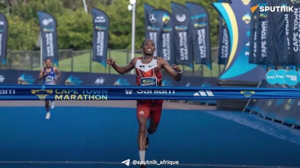 Les athlètes éthiopiens dominent le marathon du Cap, chez les hommes comme chez les femmes Les athlètes éthiopiens dominent le marathon du Cap, chez les hommes comme chez les femmes - Sputnik Afrique