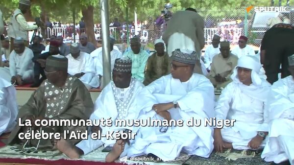 Les musulmans du Niger célèbrent l'Aïd el-Adha à la grande mosquée de Niamey - Sputnik Afrique