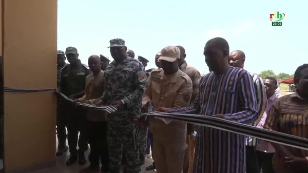 Vers réinsertion sociale: l'État burkinabè améliore les infrastructures du centre agricole pénitentiaire à Baporo - Sputnik Afrique