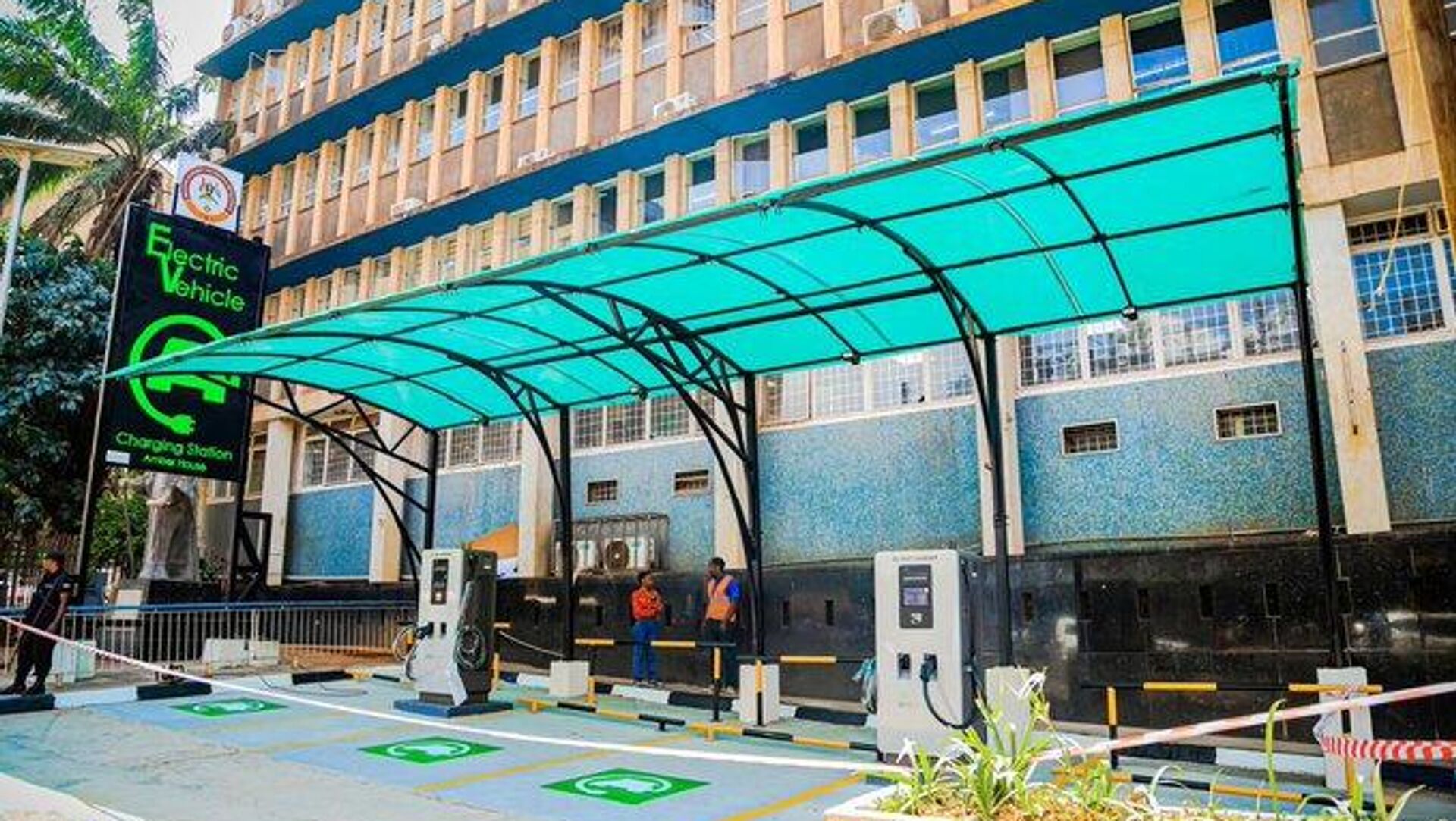 Uganda Drafts EV Charging Rules to Attract Investors, Cut Emissions & Tame Fuel Costs Uganda Drafts EV Charging Rules to Attract Investors, Cut Emissions & Tame Fuel Costs - Sputnik Africa, 1920, 02.06.2026