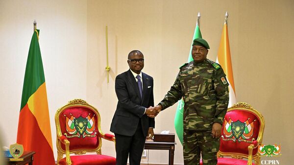 Le Président béninois Romuald Wadagni en visite à Niamey, accueilli par le Président nigérien, Abdourahamane Tiani, le 2 juin 2026 - Sputnik Afrique