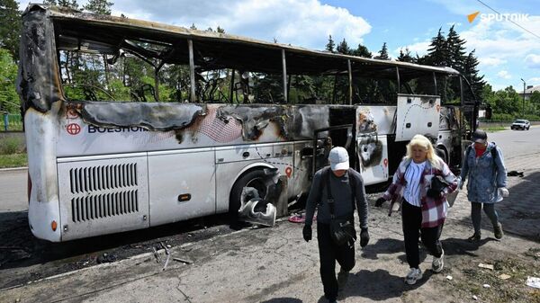 Frappe sur un bus dans le Donbass: une attaque vile et inhumaine contre des civils, selon la déléguée russe aux Droits de l'homme - Sputnik Afrique
