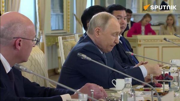 Putin explains how Russia tested the Oreshnik missile in Ukraine - Sputnik Africa