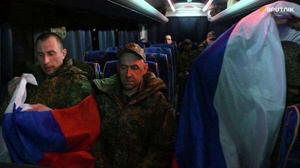 La Russie a échangé 185 prisonniers de guerre ukrainiens contre 185 prisonniers russes détenus en Ukraine, annonce la Défense - Sputnik Afrique
