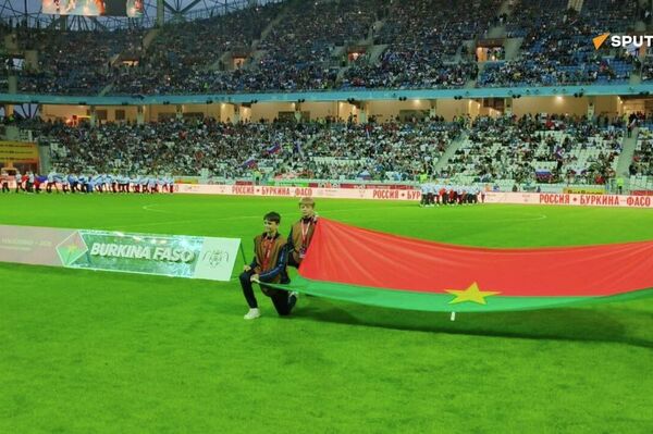 Le match amical de foot entre la Russie et le Burkina Faso vient de démarrer dans la ville russe de Volgograd - Sputnik Afrique