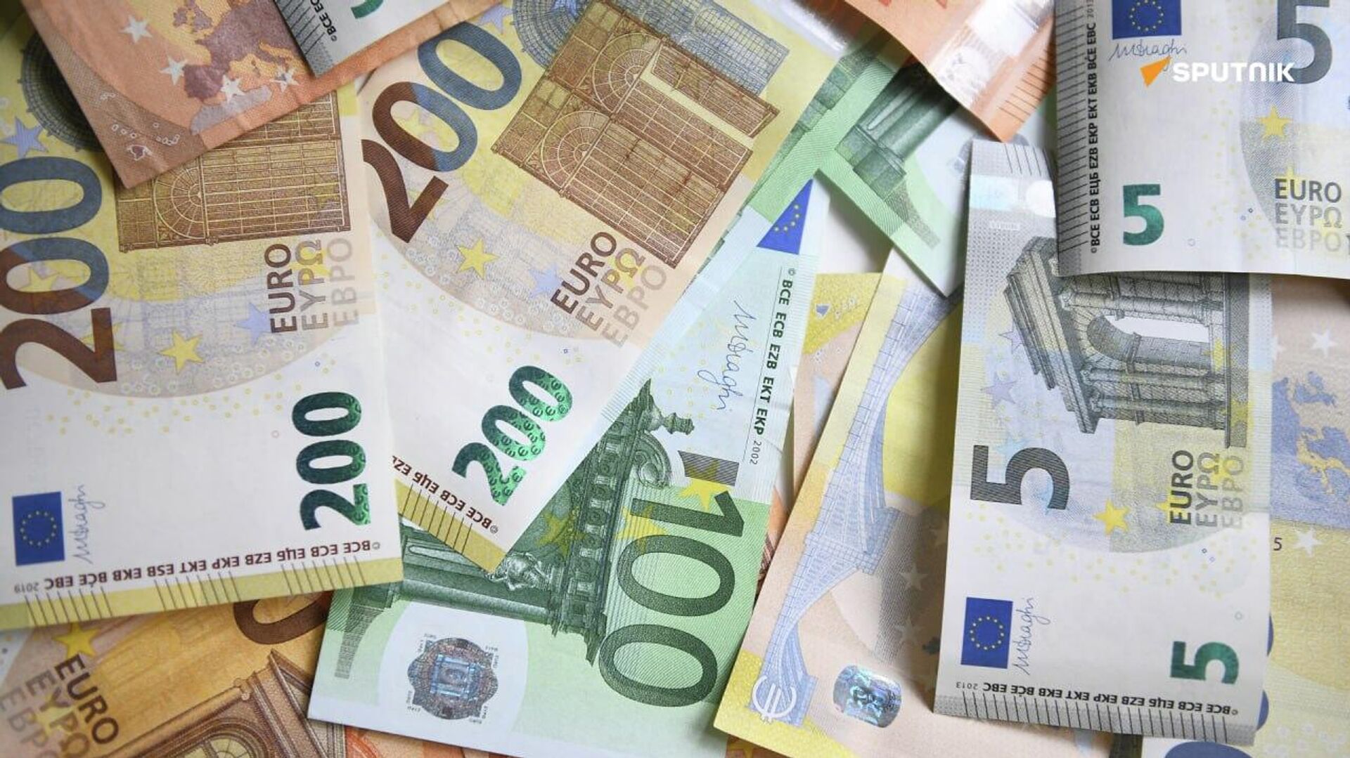 La zone euro compromet sa souveraineté nationale par sa dette publique – analyste - Sputnik Afrique, 1920, 05.06.2026