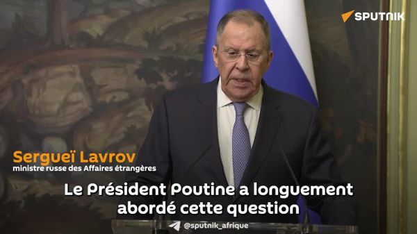 Les gens polis n'agissent pas comme ça, déclare Lavrov à propos de la lettre de Zelensky à Poutine - Sputnik Afrique