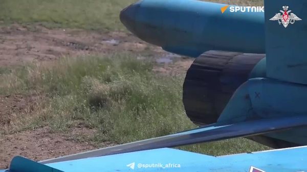Russia's Su-34 Fighter-Bomber Targets Ukrainian Personnel & UAV Command Post in SMO Zone: MoD - Sputnik Africa