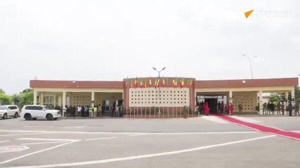 Arrivée du Président béninois au Mali en vidéo - Sputnik Afrique