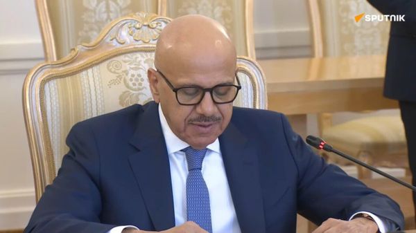 Le chef de la diplomatie russe Sergueï Lavrov reçoit le ministre des Affaires étrangères du Royaume de Bahreïn Abdullatif bin Rashid Al-Zayani - Sputnik Afrique