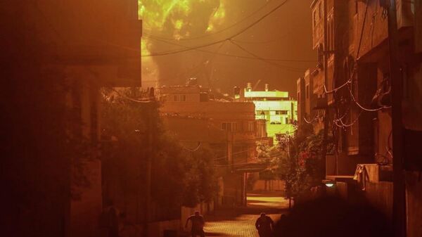 Le centre de Gaza sous le feu des bombardements israéliens - Sputnik Afrique