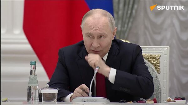 Russia is developing heavy drones with satellite control, President Vladimir Putin said during a meeting with participants in the special military operation, adding that the required satellite infrastructure has been expanding since 2023 - Sputnik Africa
