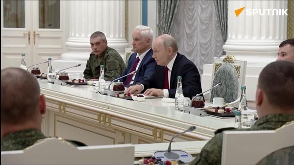 Putin Warns Russia's Adversaries: 'Never Fight Russia, Don't Even Try, Let's Live in Peace' - Sputnik Africa