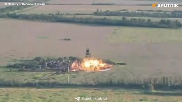 Russian Army FAB-3000 & FAB-1500 Bombs Strike on Ukrainian Positions in DPR - Sputnik Africa