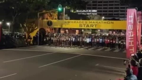 SA's 'Second Anthem' Echoes Through Comrades Marathon, Hearts & Souls - Sputnik Africa