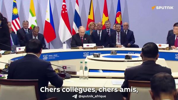 Vladimir Poutine ouvre la session plénière du sommet de l’ASEAN à Kazan, en Russie - Sputnik Afrique