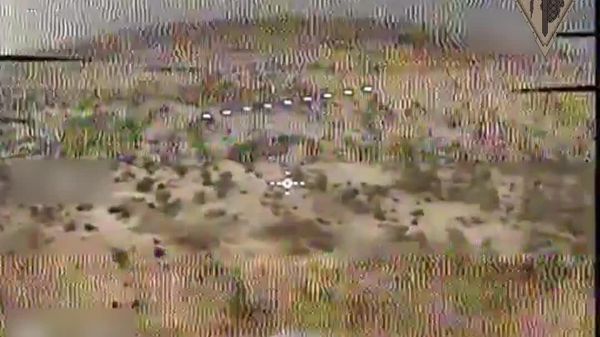 Russian Africa Corps Drone Neutralize Terrorist Motorcycle Rider in Tombouctou, Mali - Sputnik Africa