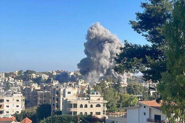Israël continue de frapper le sud du Liban malgré le cessez-le-feu Israël continue de frapper le sud du Liban malgré le cessez-le-feu - Sputnik Afrique