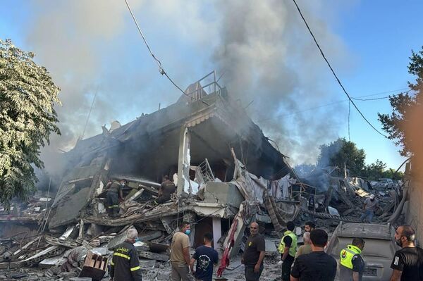 Israël continue de frapper le sud du Liban malgré le cessez-le-feu Israël continue de frapper le sud du Liban malgré le cessez-le-feu - Sputnik Afrique