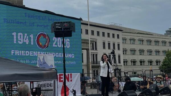 Paix! La Russie n'est pas notre ennemie!: une manifestation se tient à Berlin à l'occasion du 85e anniversaire de l'attaque nazie contre l'URSS Paix! La Russie n'est pas notre ennemie!: une manifestation se tient à Berlin à l'occasion du 85e anniversaire de l'attaque nazie contre l'URSS - Sputnik Afrique