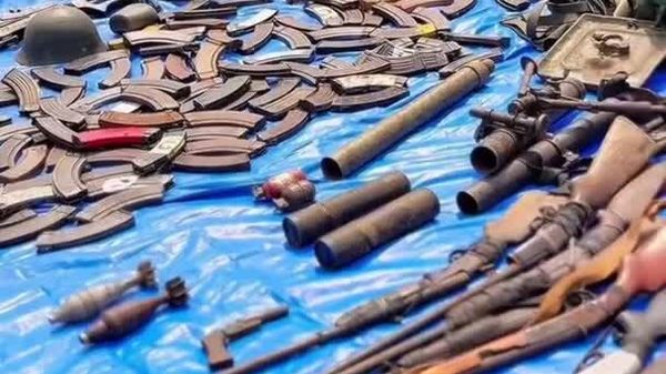 L'arsenal saisi à une ex-milice transféré à l'armée congolaise — Défense de la RDC - Sputnik Afrique