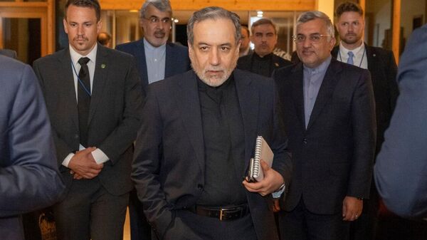 Iranian FM Announces Lifting of Oil Sanctions, Asset Release & Major Reconstruction Plan - Sputnik Africa