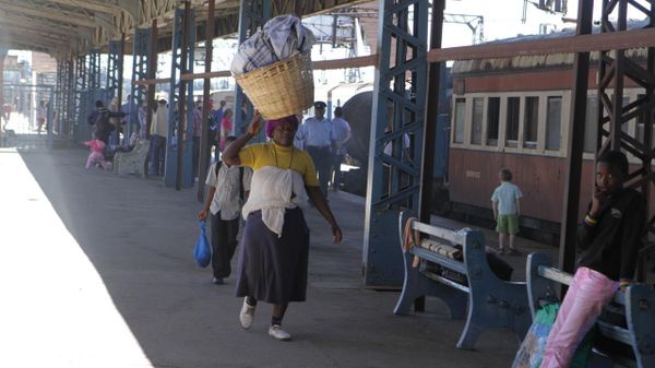 Zimbabwe Greenlights 3 Bln Light Rail Project for Harare Urban Transport Upgrade - Sputnik Africa