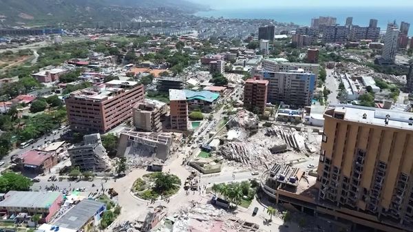 Le Venezuela frappé par un puissant séisme: un drone filme les dégâts - Sputnik Afrique