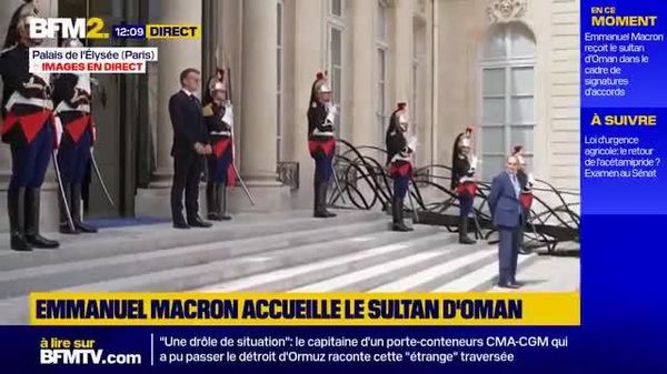 Macron a porté des lunettes de soleil lors d'un événement officiel pour la deuxième fois cette année - Sputnik Afrique
