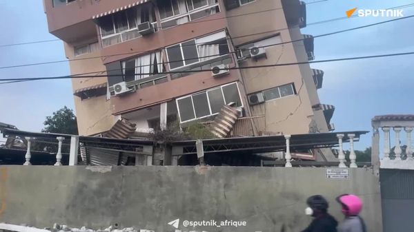 Séismes au Venezuela: la course contre la montre se poursuit pour extraire des survivants - Sputnik Afrique