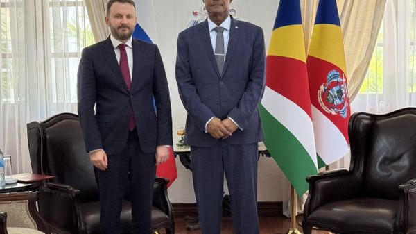 Seychelles & Russia Mark 50 Years of Ties With New Cooperation in Tourism, Space & Sports - Sputnik Africa