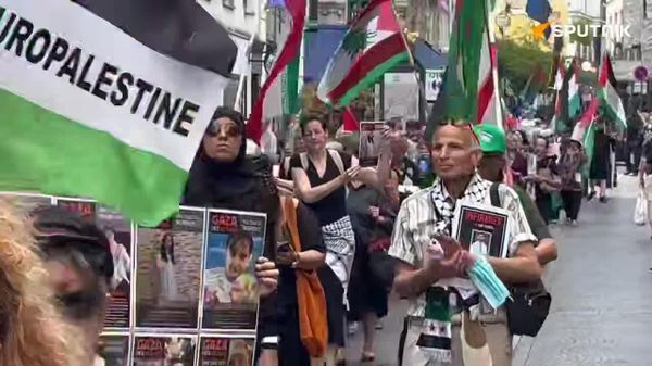 Parisians Hold Silent March to Commemorate 1,000 Days of Gaza Genocide: Correspondent - Sputnik Africa