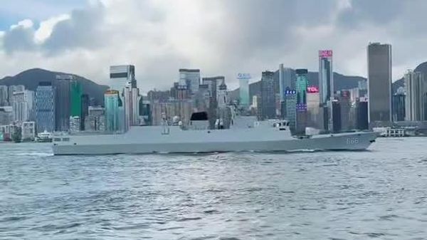 Hong Kong: escale spectaculaire de deux navires de guerre chinois - Sputnik Afrique
