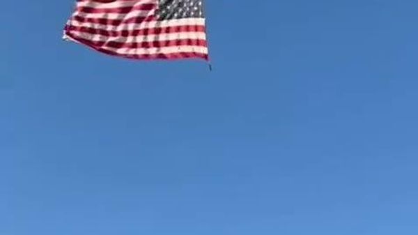 Parachutist Carrying US Flag Crashes into Beer Tent at Independence Celebration in Northern California - Sputnik Africa