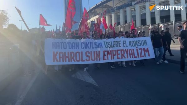 'NATO, get out!' Protesters march through Istanbul ahead of summit - Sputnik Africa