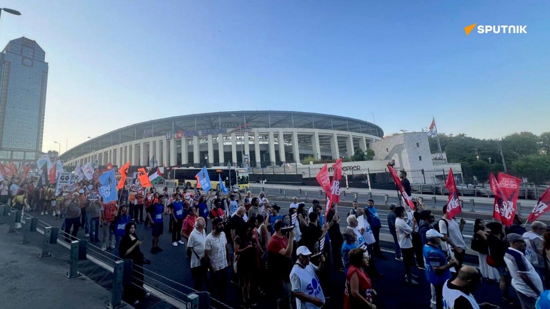 ▶ Otan, assassin: des habitants d'Istanbul manifestent contre l'Alliance qui se réunit pour un sommet à Ankara - Sputnik Afrique, 1920, 07.07.2026