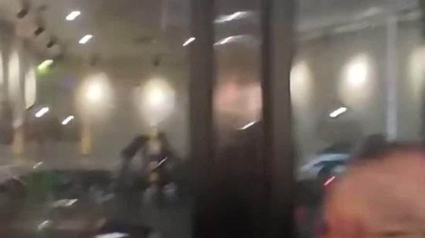 Une tornade a surpris des clients attablés dans un café dans la ville chinoise de Huanggang - Sputnik Afrique