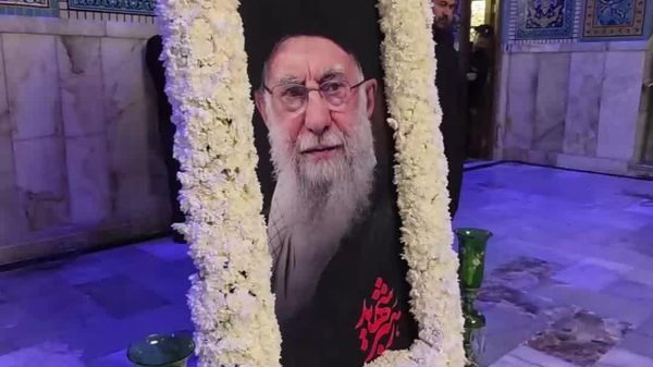 Images de la sépulture du défunt Guide suprême Ali Khamenei et de sa famille dans le mémorial Dar-uz-Zikr du mausolée de l’Imam Reza - Sputnik Afrique